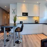 Nowoczesne Sun Seasons 24 W Szklarskiej Porebie Z Parkingiem By Renters Apartamento
