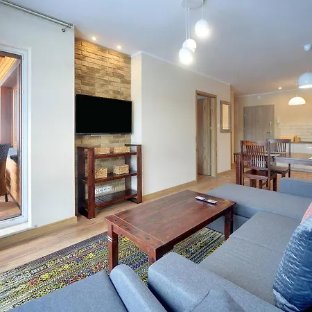 Nowoczesne Sun Seasons 24 W Szklarskiej Porebie Z Parkingiem By Renters Apartment
